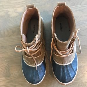 Sorel out and about rainboot